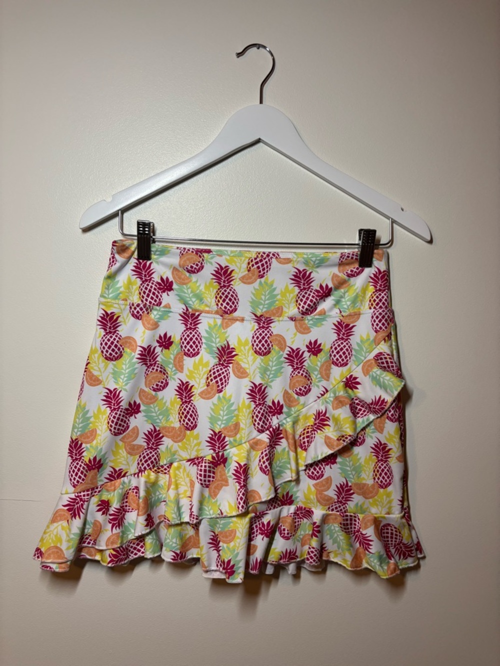 18 Birdies Pineapple Print Ruffle Golf Tennis Skort, White w/ Pink & Yellow, S